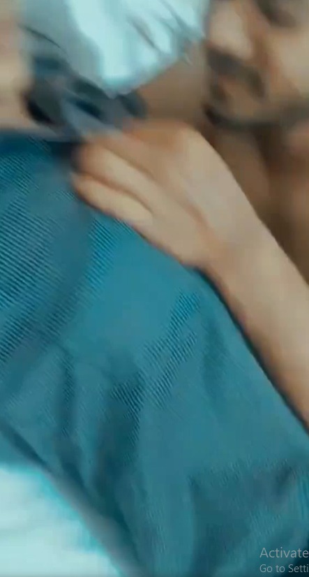 College lover kissing and licking his girlfriend’s boobs mms