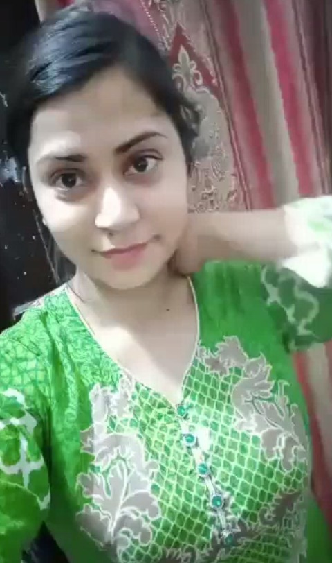 Desi girl showing hairy pussy and boobs