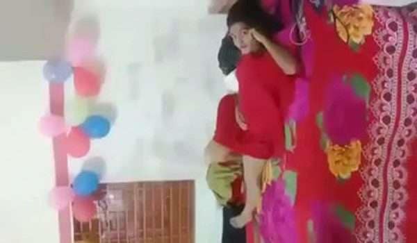 Apne Girlfriend Ke Janamdin Par, Maine Ushe Achese Choda