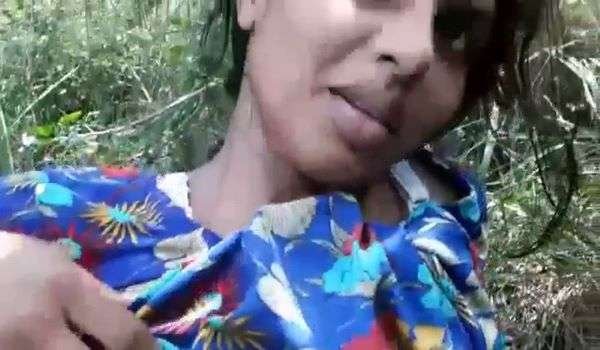 Khet Me Bihari Couple Chudai Karte Hue