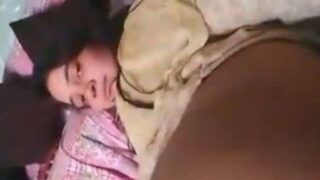 Pakistani Ladki Apni Chuut Aur Chuchi Dikha Rahi Hai