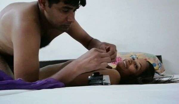 Married Couple Ne Condom Lagake Ke Chudai Ki