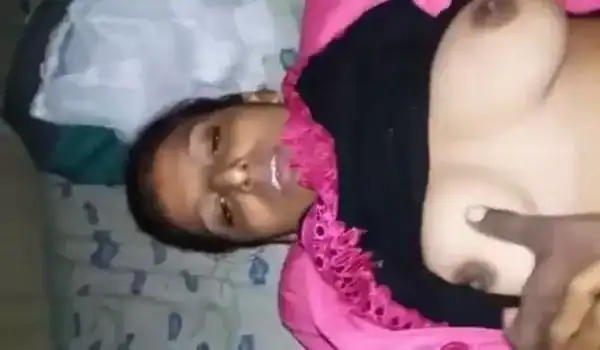 Bina Jhat Wali Desi girl Ki Chut Chudai