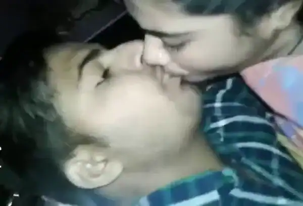 UP Ki Desi Girlfriend Ki Car Chudai