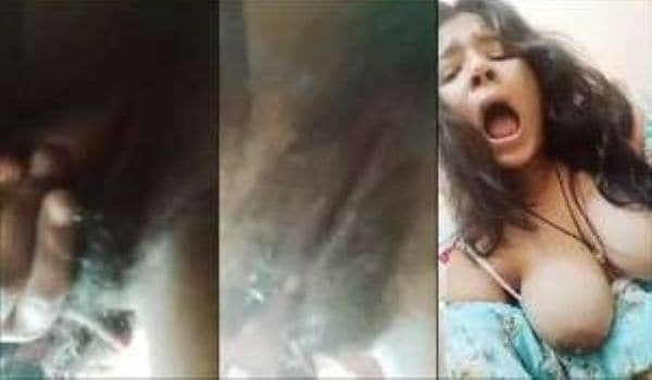 Bade Dudhwali Girl Awaaz Karte Huye And Chuut Mein Ungli Karte Hua Video Banaya