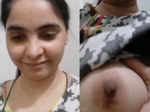 Beautiful Pakistani Girl Boobs Shown On Video Call