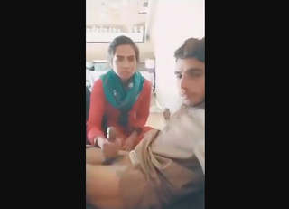Devar Ko Panjabi Bhabhi Se Handjob Mil Raha Hai