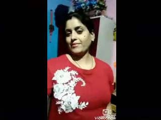 Nighty Dress Pehene Huyi Beautiful Bhabhi