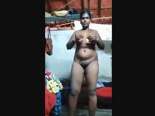Tamil Shadi Shuda Bhabhi Apne Kapda Badal Rahi Hai