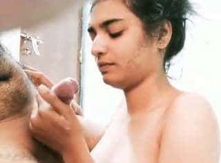 Sundaar Desi Ladki Blowjob Video