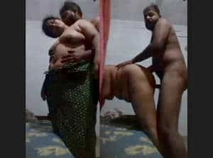 Mallu Aunty Ka Naajdiki Padosi Ke Sath Extra Affair