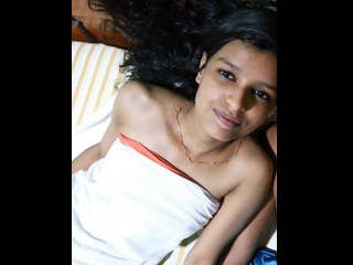 Slim Sexy Hot Girl Ungli Karte Waqt Ka Mms