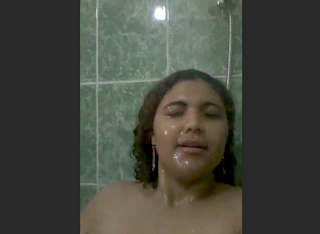 Premika Nahaate Hue Boobs Dikha Rahi Hai