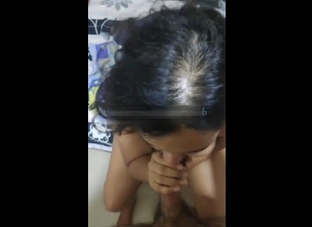 Indian Wife Ke Munh Par Mal Gira Diya