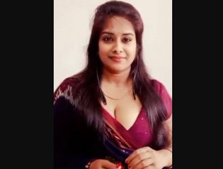 Bade Bade Boobs Wali Bhabhi Masturbating