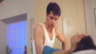 Old Movie Ka Ek Hot Scene Dakhiye