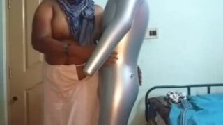 Tamil Aunty Bedroom Mein Sex Toy Ka Aanand Leti Hai