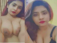 Girlfried Apne Dudh Ke Sath Khealti Hai
