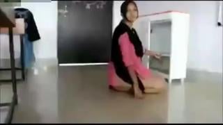 Mere College Ke Shikshak Ne Mujhe Kaksha Mein Choda