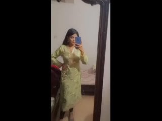 Ek Piyaari Ladki Ko Uske Boyfiend Ke Sath Soti Hai