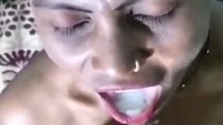 Naukrani Ko Chudai Karke Baad Maal Munh Pe de Diya